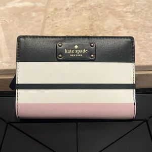 Small Kate Spade wallet